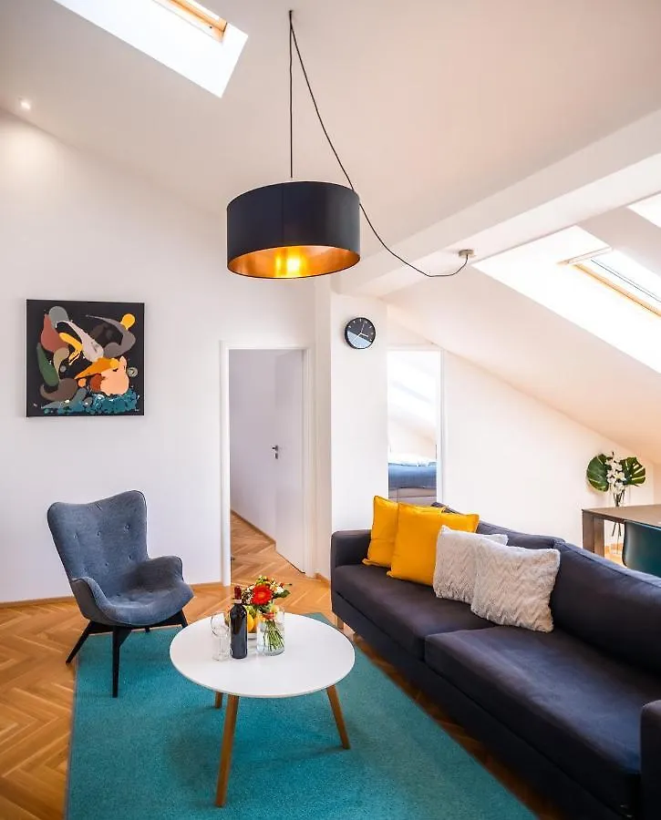 Luxurious Woodrow Wilson Apt In Prague Centre