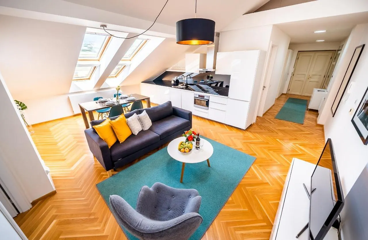Luxurious Woodrow Wilson Apt In Prague Centre