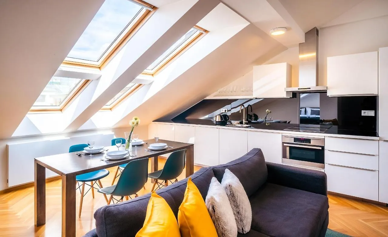 Apartment Luxurious Woodrow Wilson Apt In Prague Centre Czech Republic