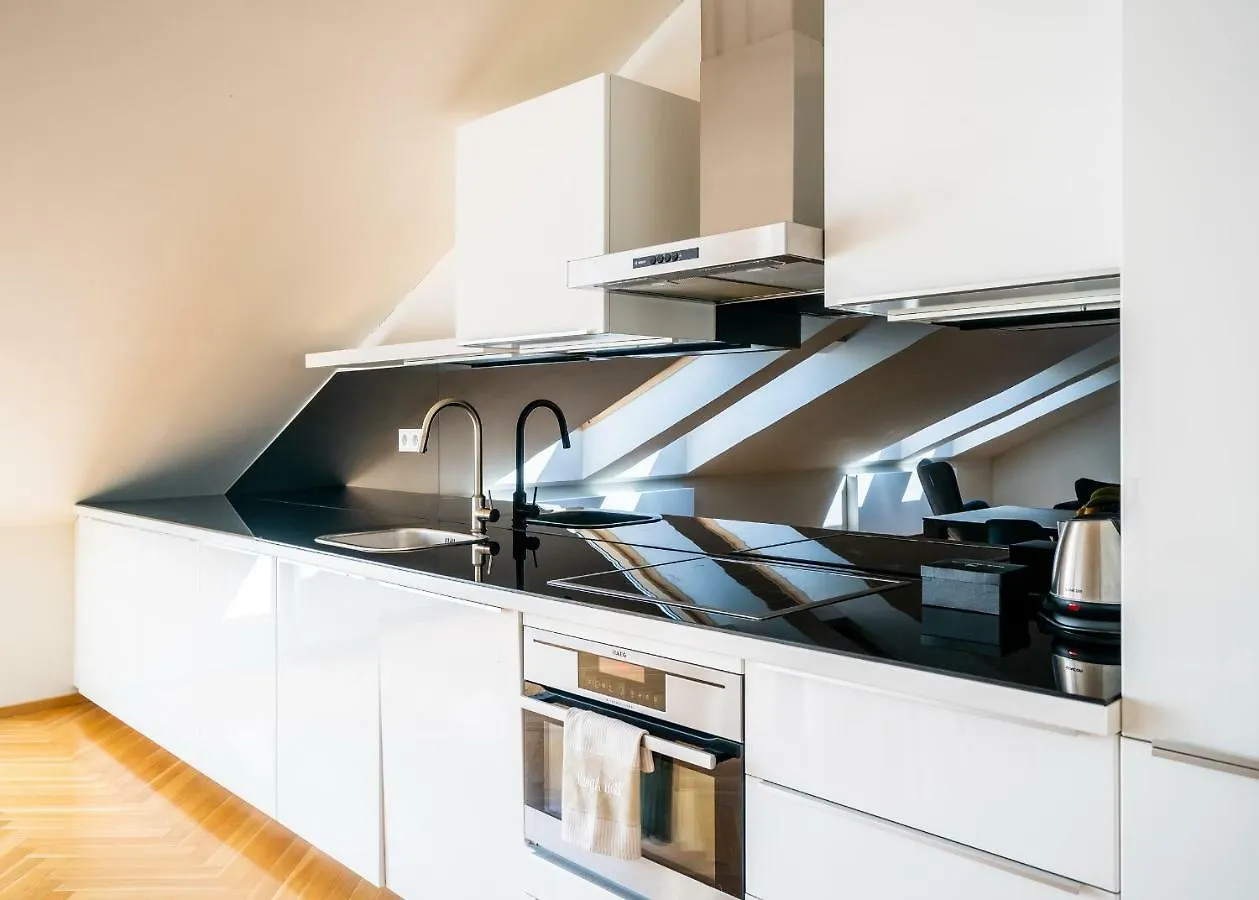 Luxurious Woodrow Wilson Apt In Prague Centre 0*,