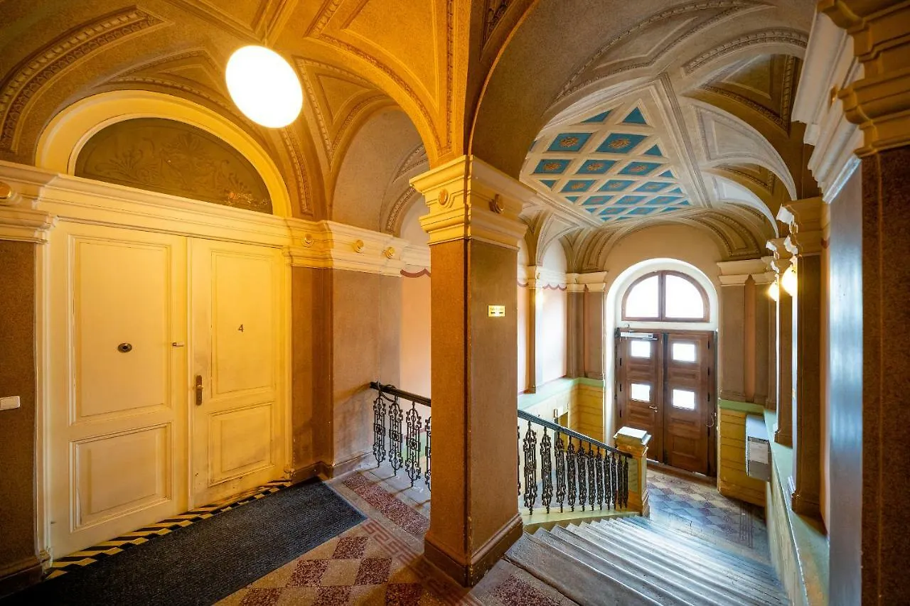 Luxurious Woodrow Wilson Apt In Prague Centre Apartment